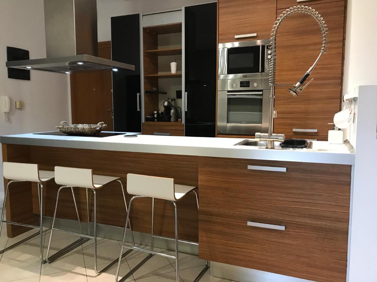 C&C Apartments アレクサンドルポリス エクステリア 写真